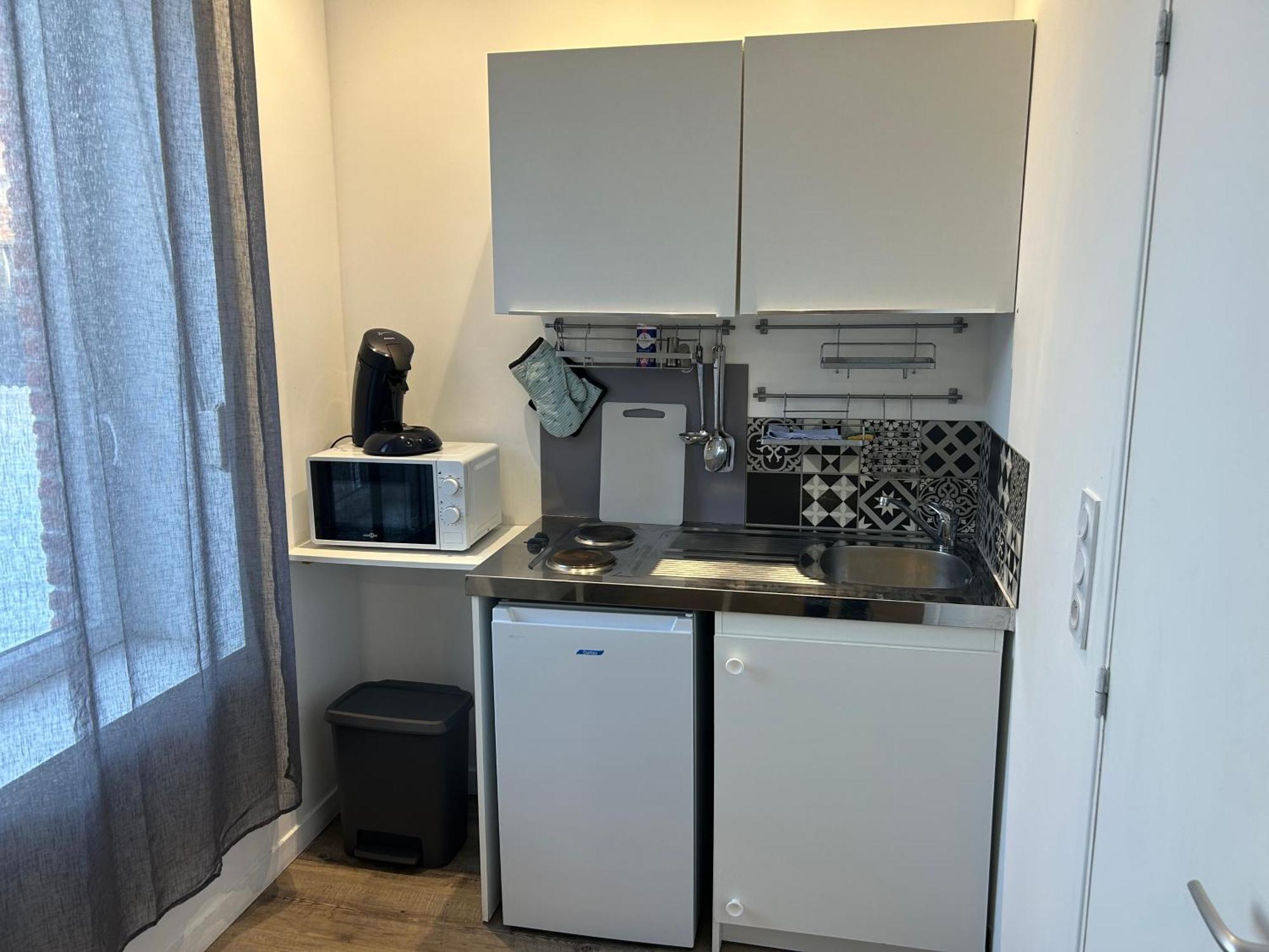 Superbe Studio Meuble Avec Parking 모뵈주 외부 사진