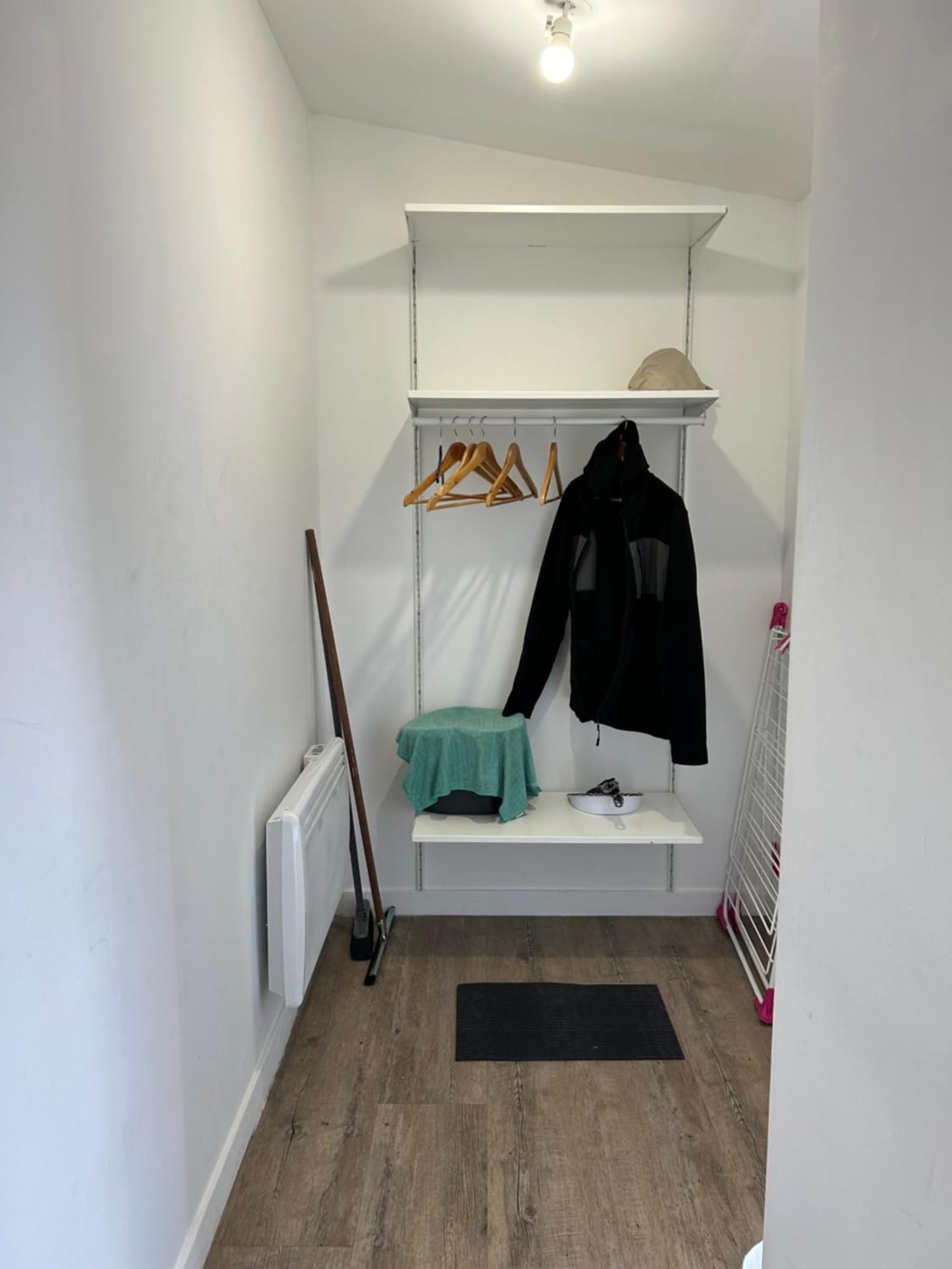 Superbe Studio Meuble Avec Parking 모뵈주 외부 사진
